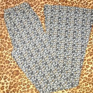 STRETCHY FLORAL FLARES